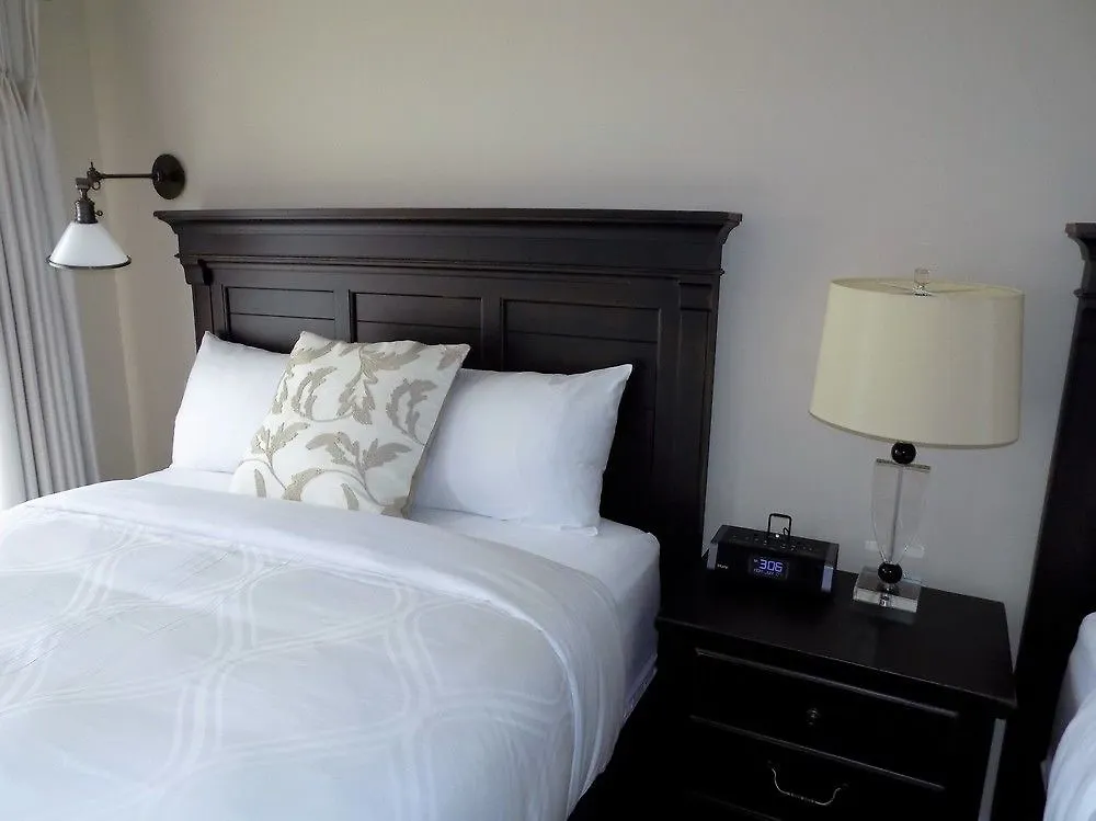 The Barracks Inn Hamilton 4*,  Canada