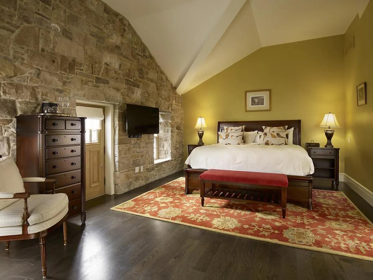 The Barracks Inn Hamilton 4*,