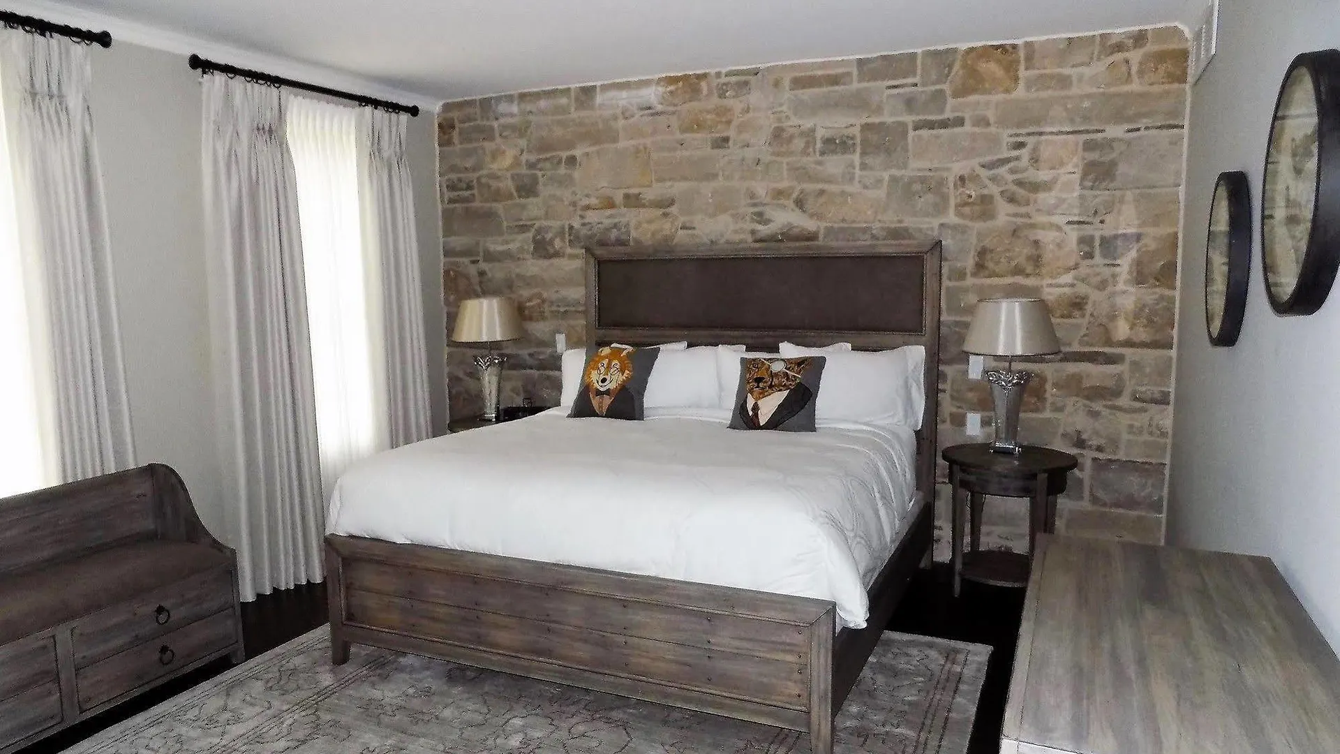 Hotel The Barracks Inn Hamilton