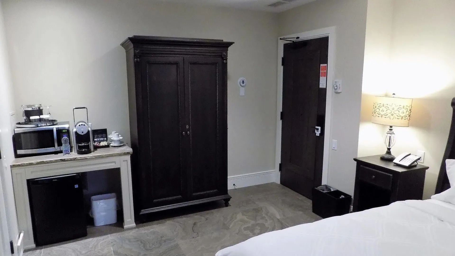 **** Hotel The Barracks Inn Hamilton Canada