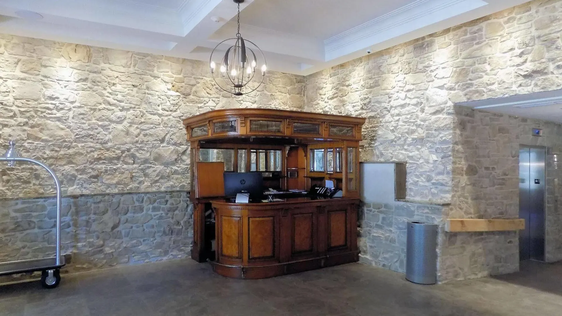 The Barracks Inn Hamilton 4*,  Canada