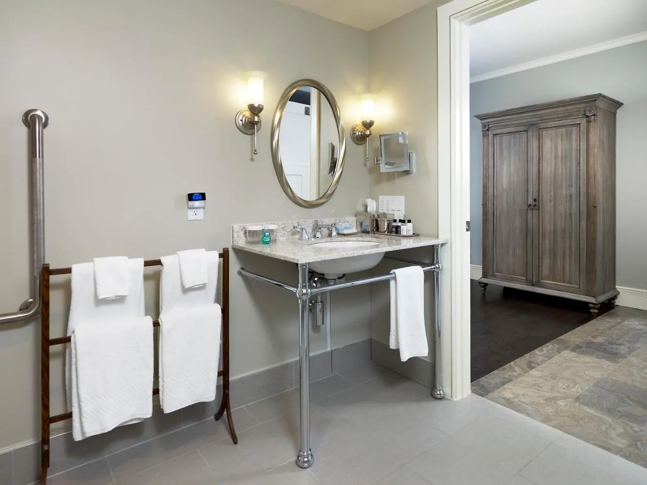 The Barracks Inn Hamilton 4*,
