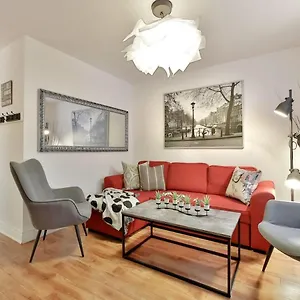 100 Meters To Subway - Montcalm Apartment Montreal